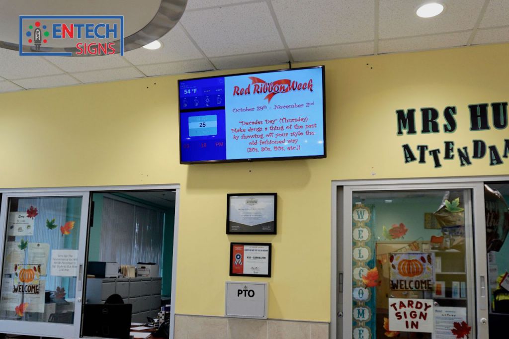 Indoor Digital LED Signs for School Lobbies